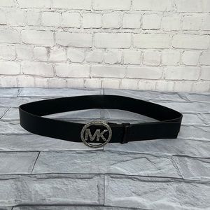 Michael Michael Kors black leather MK front logo belt size medium 6